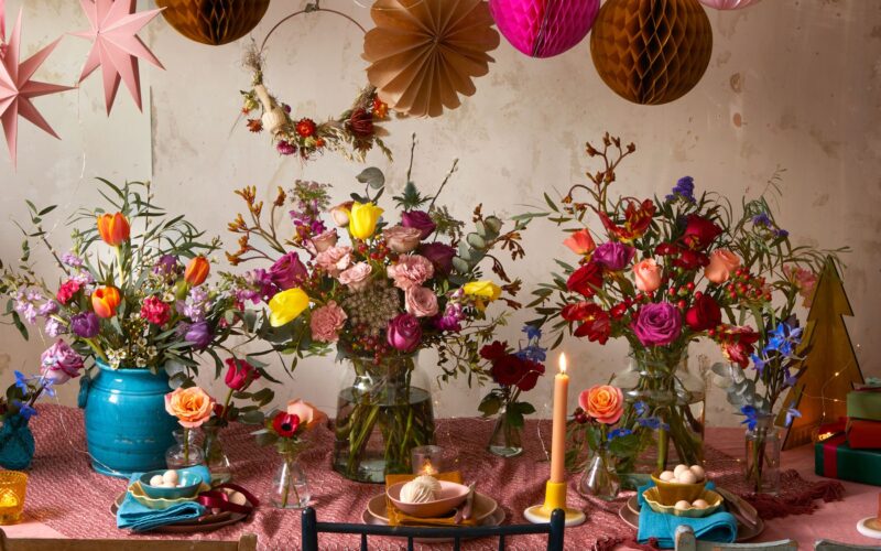 Make A Statement With These Stylish Flower Arrangements For Your Living Room