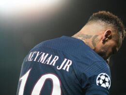 Neymar Forced To Exit Pitch Injured During PSG's Match Against Lille